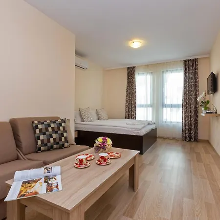 Flora Apartmán *