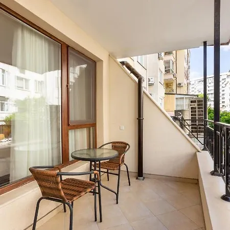 Apartament Flora *