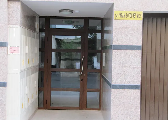 Διαμέρισμα Flora