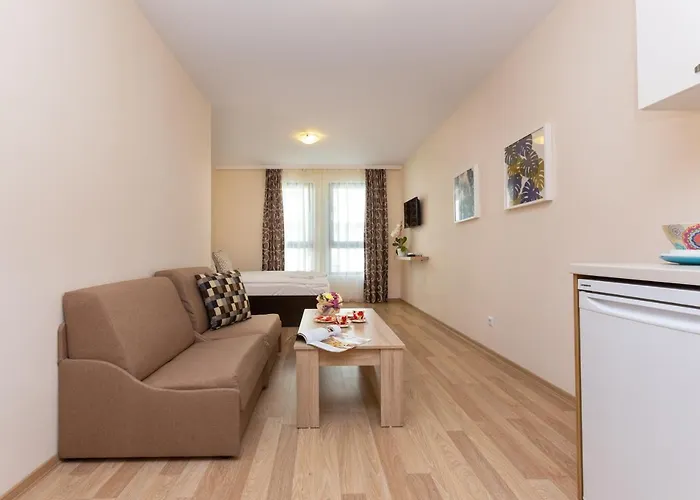 Διαμέρισμα Flora *