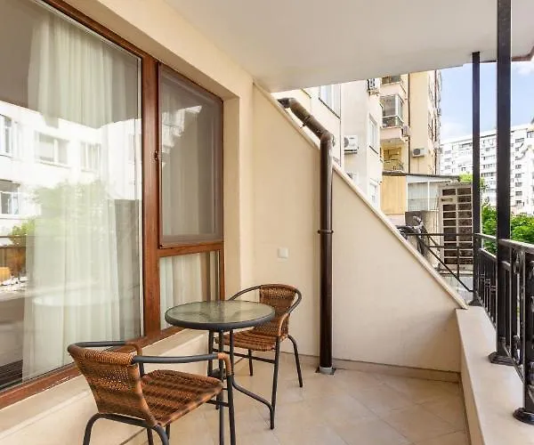 Διαμέρισμα Flora *