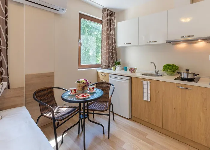 Διαμέρισμα Flora Μπουργκάς