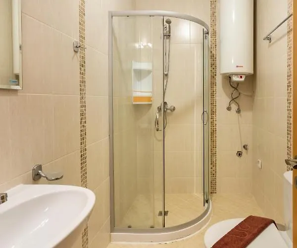 Διαμέρισμα Flora